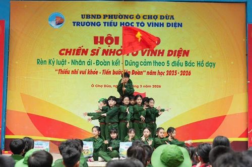 Một ngày làm 'chiến sĩ nhỏ'