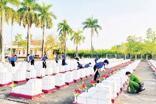 Bồi đắp bản lĩnh chính trị giúp thế hệ trẻ làm chủ không gian số