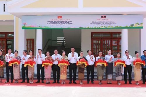 Khánh thành Trường Tiểu học và Trung học Hữu nghị tại Salavan