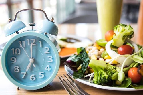 5 sai lầm nhịn ăn gián đoạn (IF) khiến bạn mãi không giảm được cân