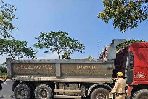TPHCM tổng rà soát hơn 6.400 xe tải, sơ mi rơ moóc tự đổ trên 15 tấn
