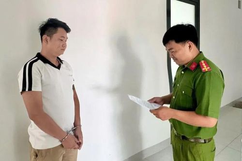 Bắt cựu nhân viên ngân hàng chiếm đoạt 2 tỷ đồng của khách