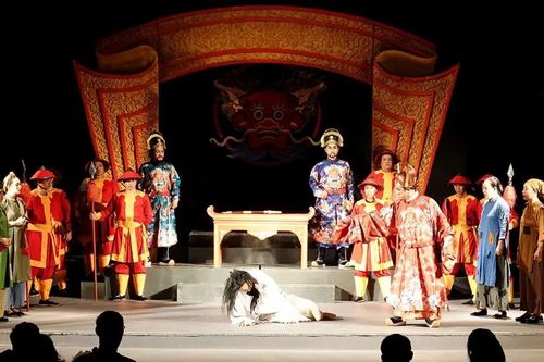 Tiếp 'lửa' cho nghệ thuật sân khấu