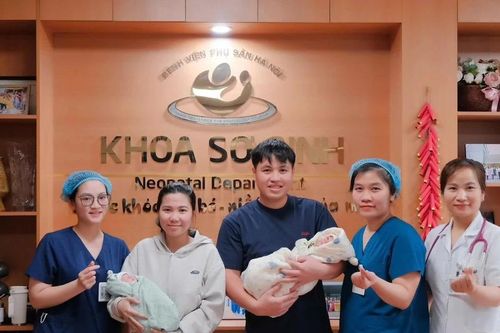 Cứu song sinh suy hô hấp nặng do bệnh màng trong