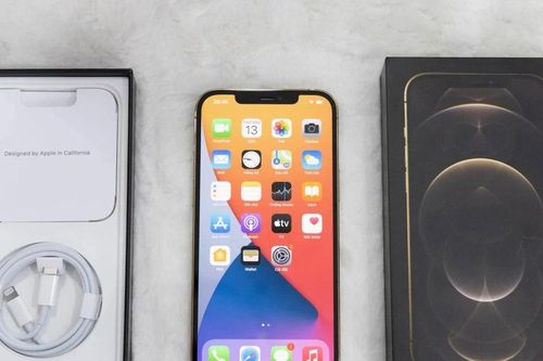 Apple bỏ củ sạc, ngành phụ kiện 'hốt bạc' tỷ USD