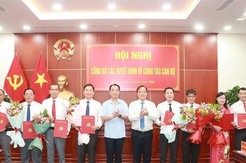 Tỉnh ủy Cà Mau điều động, phân công, bổ nhiệm nhiều cán bộ chủ chốt