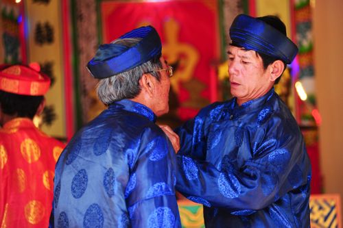 Tục tế thần Nam Hải và lễ hội đua thuyền truyền thống ở vùng biển Quảng Ngãi