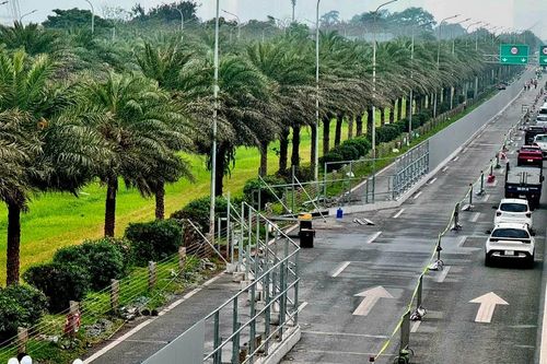 Rào chắn gần 700m Đại lộ Thăng Long để thi công Metro số 5