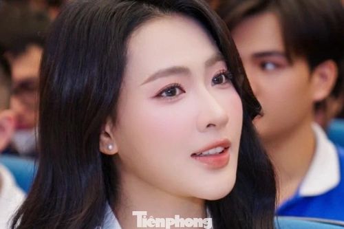 Ảnh đời thường nữ diễn viên đóng vai Thiếu tá phim giờ vàng