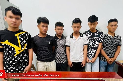 Tạm giữ nhóm thanh niên mang hung khí chém người trong đêm