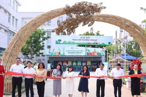 Unilever tiên phong triển khai Trạm thu hồi vật liệu tái chế ứng dụng công nghệ