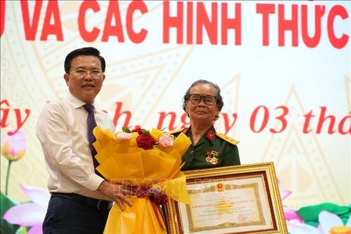 Vinh danh tập thể, cá nhân trong các phong trào thi đua yêu nước