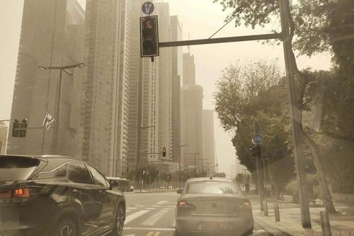 Bão bụi phủ kín Israel, ô nhiễm không khí gia tăng