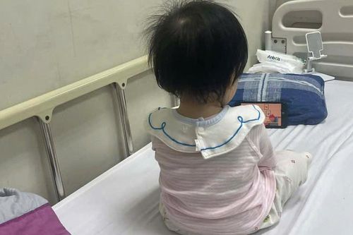 Vụ 3 mẹ con bị hành hung ở Lò Đúc: Bé 11 tháng tuổi vẫn hoảng loạn, gia đình chưa thể ra viện