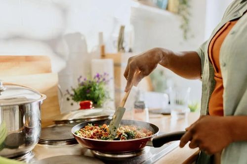 Mẹ trẻ tiết kiệm ít nhất 5 triệu/tháng nhờ 'giữ ví' từ căn bếp