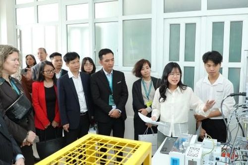Thực hiện Nghị quyết 70-NQ/TW : EPU tăng đào tạo công nghiệp công nghệ cao