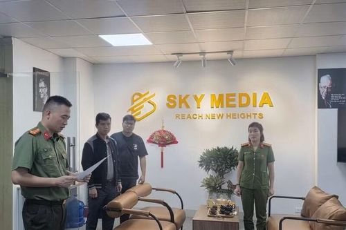 Lừa bán điện thoại giá cao, ổ nhóm đa cấp Sky Media bị bắt