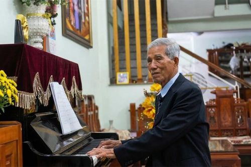 'Em nghe kể chuyện Hàm Rồng'