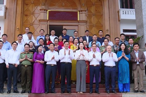 Chủ tịch UBND tỉnh Nguyễn Hoài Anh gặp gỡ kiều bào Thanh Hóa tại Hủa Phăn (Lào)