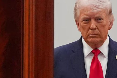 Tổng thống Trump áp thuế quan dược phẩm, điều chỉnh thuế quan với nhiều kim loại