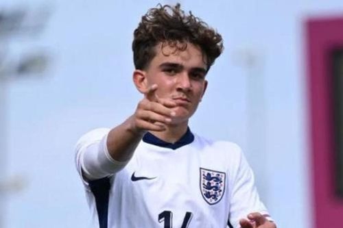 Max Dowman: Viên ngọc quý 16 tuổi của Arsenal tỏa sáng rực rỡ trong màu áo U19 Anh