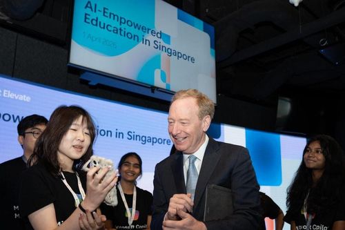 Microsoft trang bị kỹ năng và hạ tầng AI tại Singapore