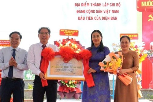 Xã Điện Bàn Tây đón nhận Bằng xếp hạng di tích lịch sử cấp thành phố