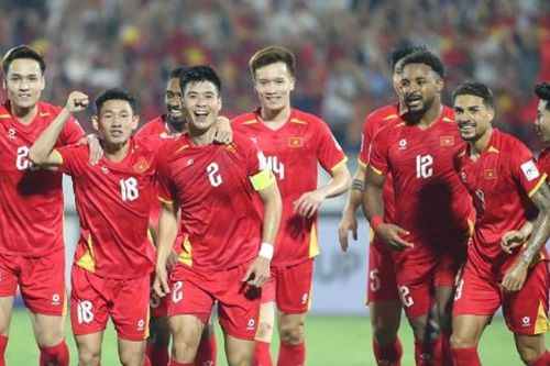 Việt Nam và Thái Lan cùng lọt Top 100 FIFA: Cột mốc lịch sử sau hai thập kỷ