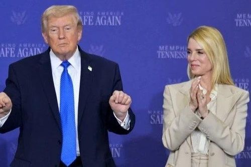 Tổng thống Mỹ sa thải Bộ trưởng Tư pháp Pam Bondi