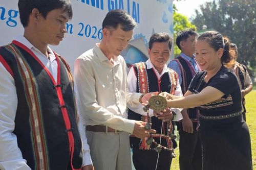 Gia Lai: Bàn giao 16 bộ cồng chiêng cho các làng đồng bào DTTS