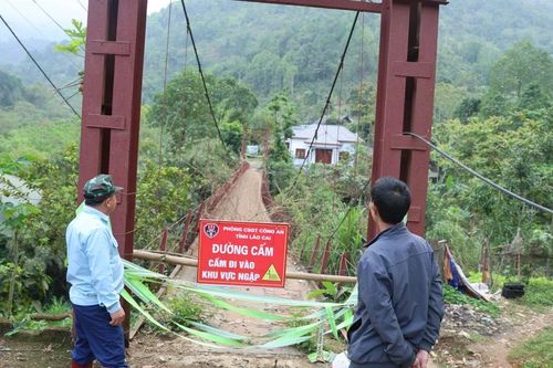 Khẩn trương đầu tư thay thế cầu treo xuống cấp