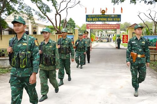 'Lá chắn thép' trên đường biên