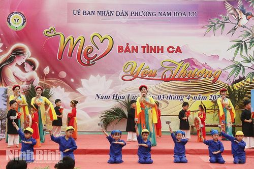 Trường Mầm non Ninh Vân tổ chức chương trình nghệ thuật 'Mẹ - bản tình ca yêu thương'