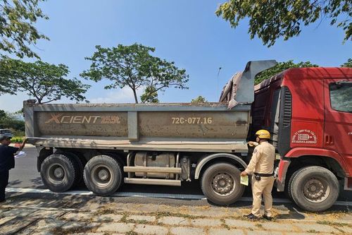 TP.HCM tổng rà soát hơn 6.400 xe ben, sơ-mi rơ-moóc tải trọng lớn