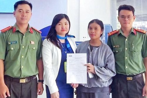 Lâm Đồng: Trả lại gần 500 triệu đồng do người lạ chuyển nhầm vào tài khoản