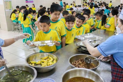Góc nhìn văn hóa: Lại bàn về bữa ăn học đường - Đừng để mất niềm tin !