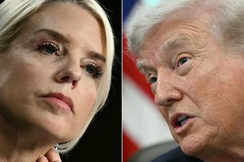 Tổng thống Donald Trump sa thải Bộ trưởng Tư pháp