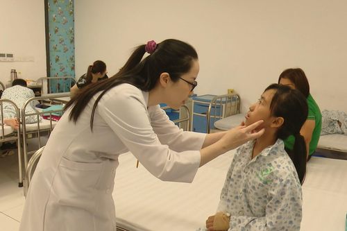 Trao lại nụ cười cho trẻ mắc dị tật bẩm sinh