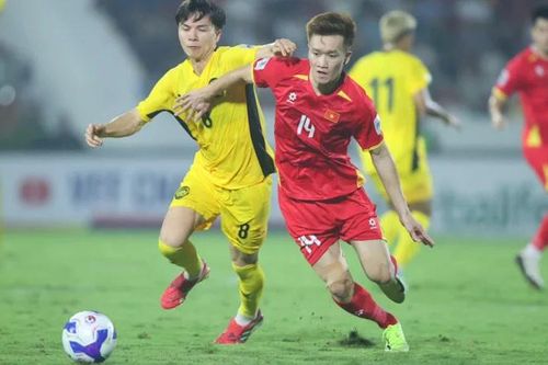 Hoàng Đức dính chấn thương