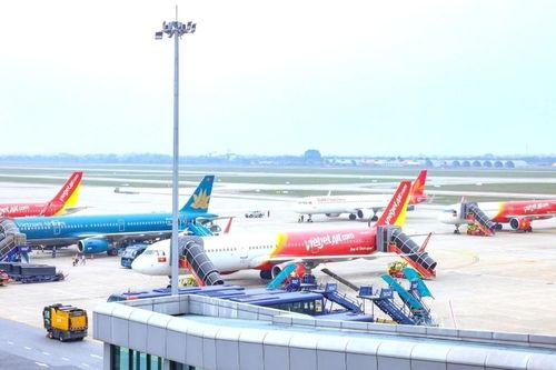 Nghiên cứu phương án tăng giá trần vé máy bay nội địa