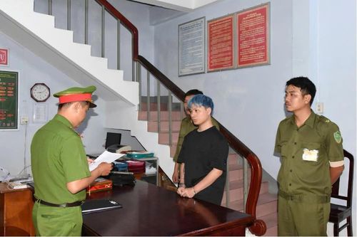 Khởi tố đối tượng 'giăng bẫy' đổi ngoại tệ để chiếm đoạt tài sản