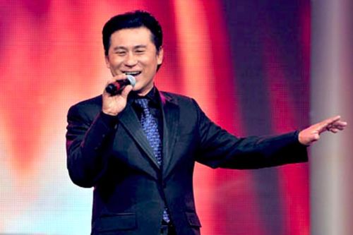 Giọng ca nhạc đỏ từng trốn viện đi hát sau ca mổ, U70 sở hữu nhà vườn 3.000m2