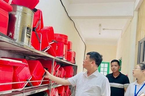Xã Sóc Sơn rà soát lại toàn bộ quy trình tổ chức bữa ăn bán trú trong trường học