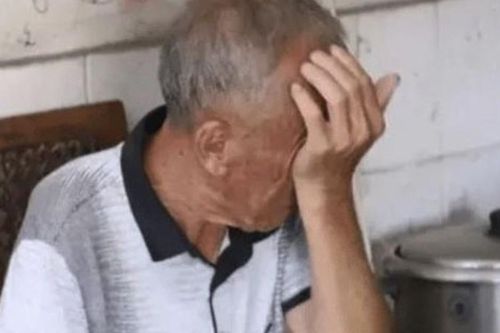 Chỉ nói một câu về tiền tiết kiệm, cụ ông đã nhìn rõ bộ mặt thật của con cái