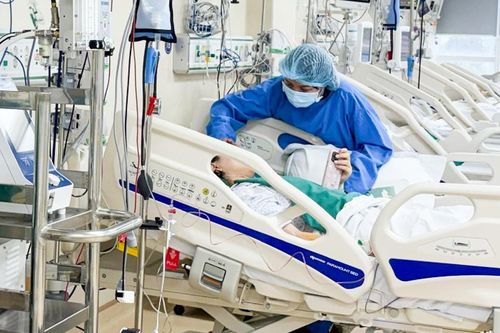 Nữ sinh 17 tuổi sốc tim nguy kịch vì viêm cơ tim cấp từ 1 dấu hiệu nhiều người Việt bỏ qua