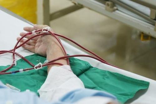 'Ngôi nhà' của những người chạy thận ở phía trong chợ Giời