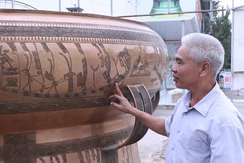 Người 'đánh thức' trống đồng Đông Sơn