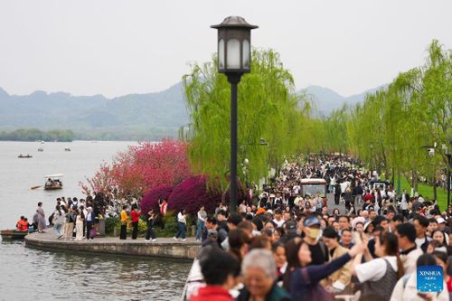 Con số khó tin về kỳ nghỉ Thanh Minh tại Trung Quốc