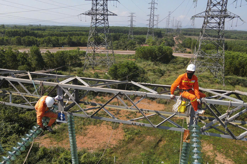 Đảm bảo 'trục xương sống' truyền tải điện miền Trung trong cao điểm mùa khô 2026