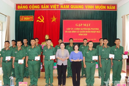 Lữ đoàn Phòng không 77 (Quân khu 7): Gặp mặt cấp ủy, chính quyền địa phương, gia đình chiến sĩ mới
